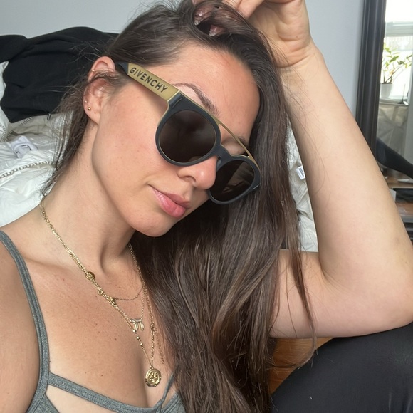 Authentic Givenchy sunglasses - Picture 3 of 3